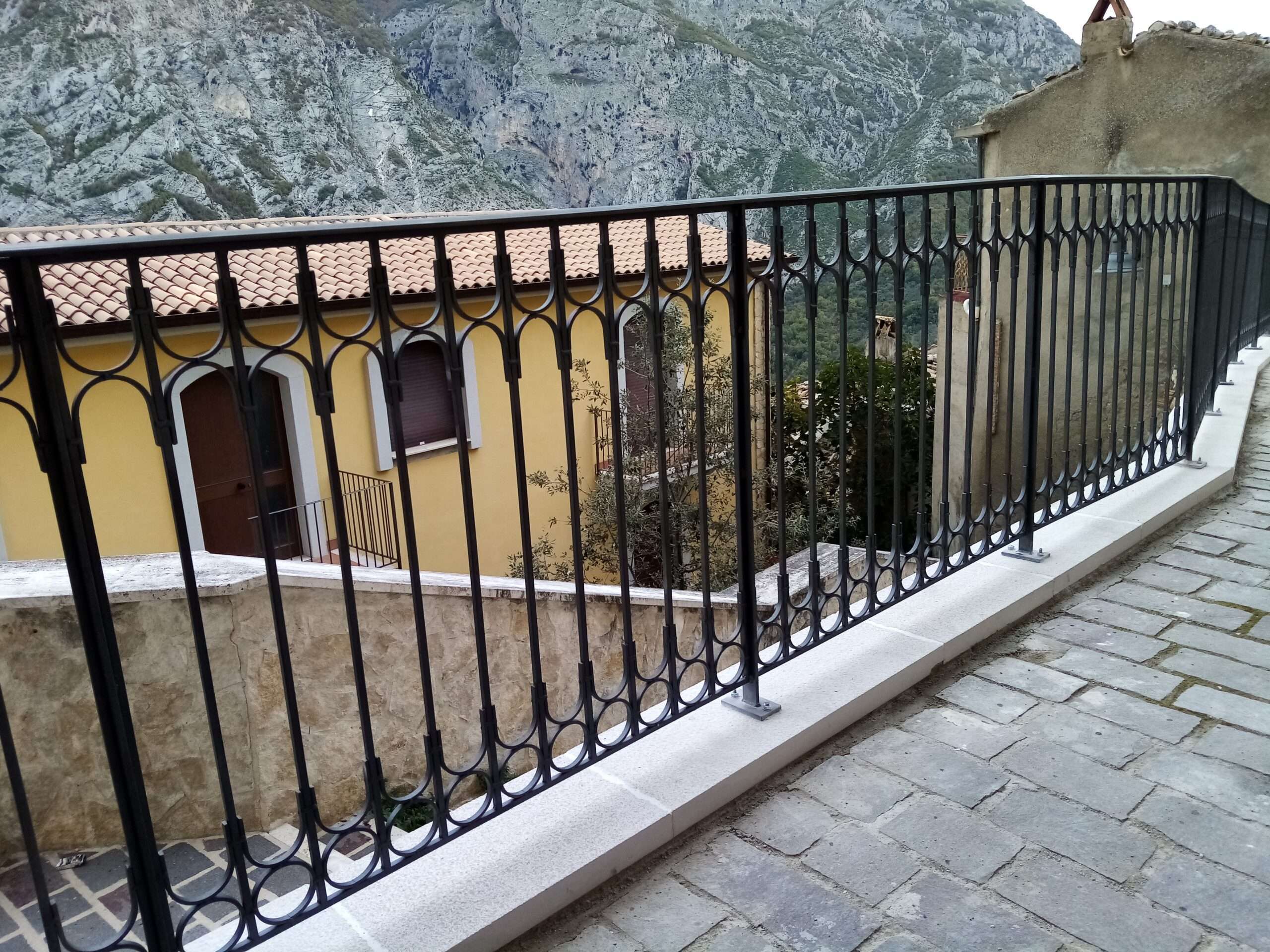 RC-133RE – Recinzioni – Strada comunale in Civitella Messer Raimondo (CH).