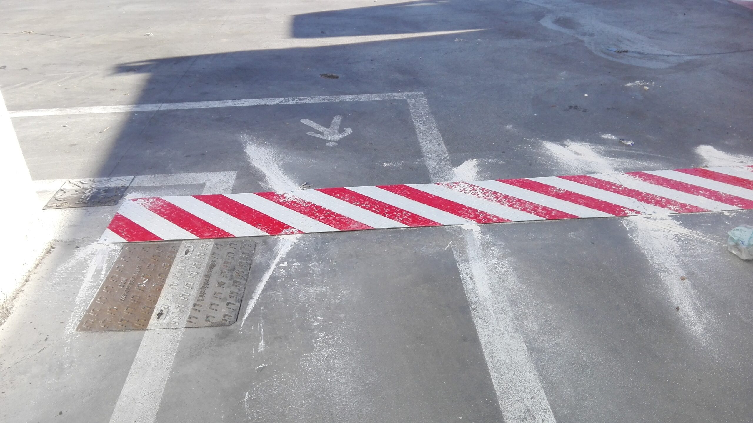 RC-44L  – Realizzazione e posa Lamiere a terra – azienda ECOLAN Spa in Lanciano (CH).