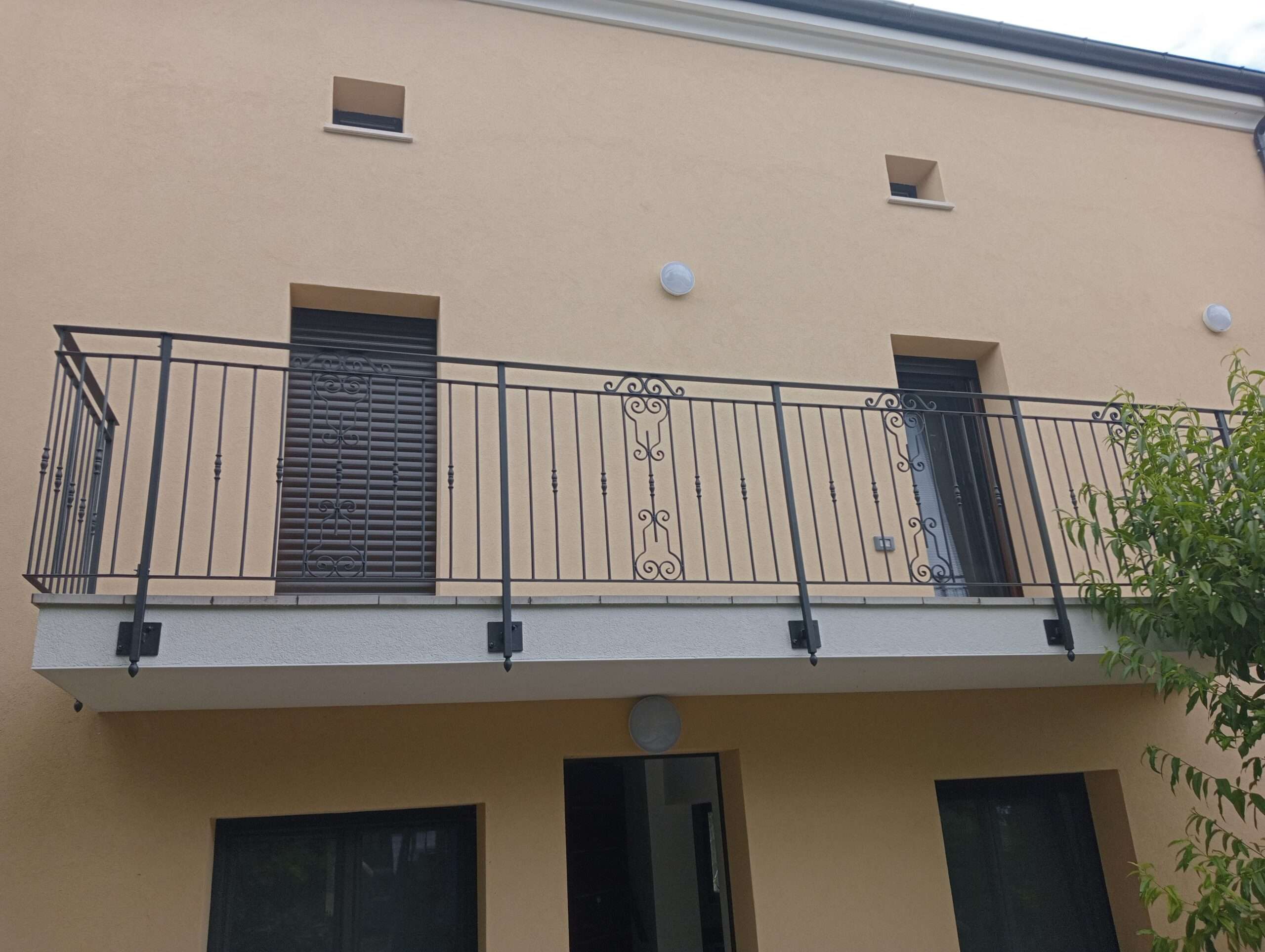 RC-79RE – Ringhiere per balconi.